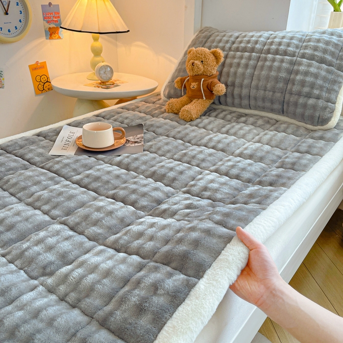 91家纺网 家纺一手货源 找家纺 梵朴 2025新款牛奶绒泡泡兔毛绒床垫学生宿舍床褥子-纯色系列学生图 牛奶绒泡泡-气质灰
