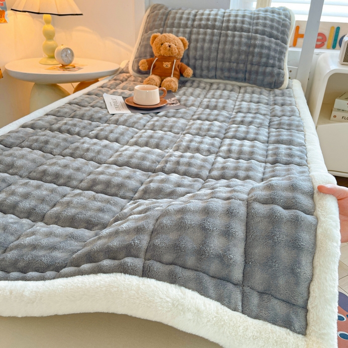 91家纺网 家纺一手货源 找家纺 梵朴 2025新款牛奶绒泡泡兔毛绒床垫学生宿舍床褥子-纯色系列学生图 牛奶绒泡泡-气质灰