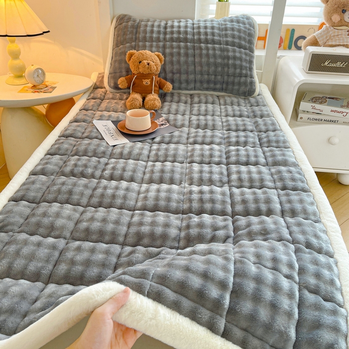 91家纺网 家纺一手货源 找家纺 梵朴 2025新款牛奶绒泡泡兔毛绒床垫学生宿舍床褥子-纯色系列学生图 牛奶绒泡泡-气质灰