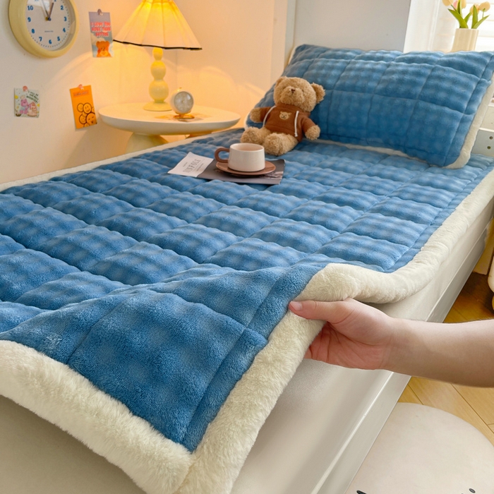 91家纺网 家纺一手货源 找家纺 梵朴 2025新款牛奶绒泡泡兔毛绒床垫学生宿舍床褥子-纯色系列学生图 牛奶绒泡泡-宾利蓝