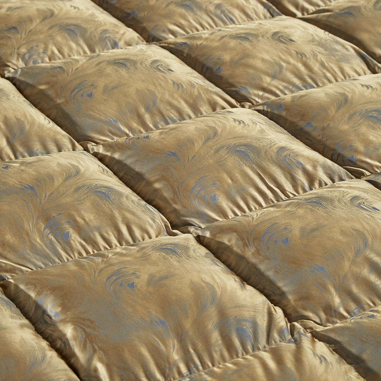 91家纺网 家纺一手货源 找家纺 （总）暖羽屋羽绒馆 2025新款莫代尔95白鹅绒羽绒被芯   绒子含量95  冬被双人被子加厚