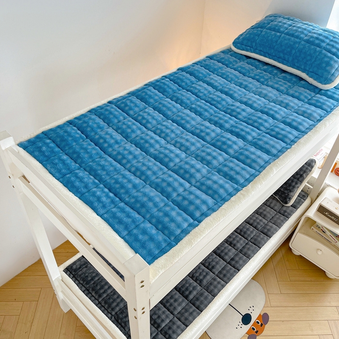 91家纺网 家纺一手货源 找家纺 梵朴 2025新款牛奶绒泡泡兔毛绒床垫学生宿舍床褥子-纯色系列学生图 牛奶绒泡泡-宾利蓝