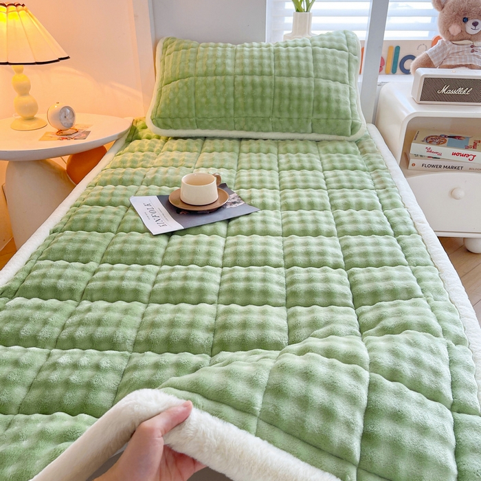 91家纺网 家纺一手货源 找家纺 梵朴 2025新款牛奶绒泡泡兔毛绒床垫学生宿舍床褥子-纯色系列学生图 牛奶绒泡泡-清新绿