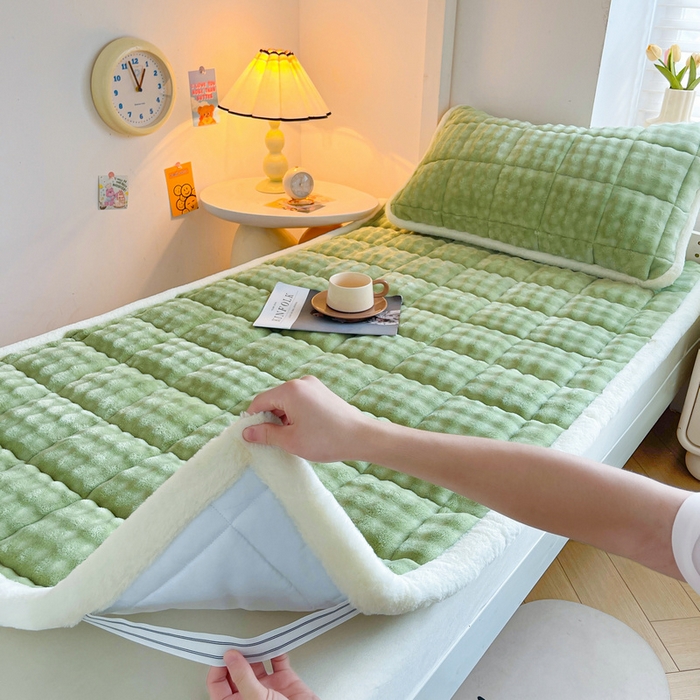 91家纺网 家纺一手货源 找家纺 梵朴 2025新款牛奶绒泡泡兔毛绒床垫学生宿舍床褥子-纯色系列学生图 牛奶绒泡泡-清新绿