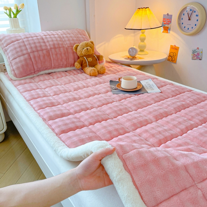 91家纺网 家纺一手货源 找家纺 梵朴 2025新款牛奶绒泡泡兔毛绒床垫学生宿舍床褥子-纯色系列学生图 牛奶绒泡泡-豆沙粉