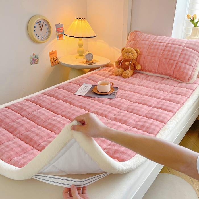 91家纺网 家纺一手货源 找家纺 梵朴 2025新款牛奶绒泡泡兔毛绒床垫学生宿舍床褥子-纯色系列学生图 牛奶绒泡泡-豆沙粉