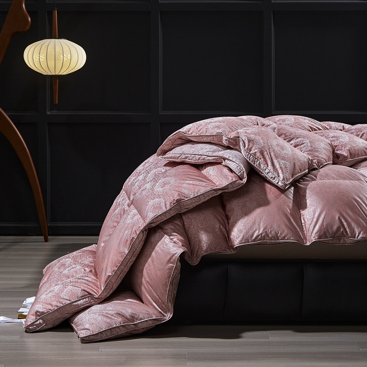 91家纺网 家纺一手货源 找家纺 暖羽屋羽绒馆 2025新款莫代尔95白鹅绒羽绒被芯   绒子含量95  冬被双人被子加厚 玫瑰物语 B面效果