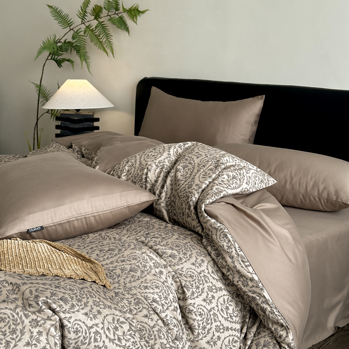 91家纺网 家纺一手货源 找家纺 （总）赫帛 2025新款60支全棉色织提花磨毛四件套-腰果花