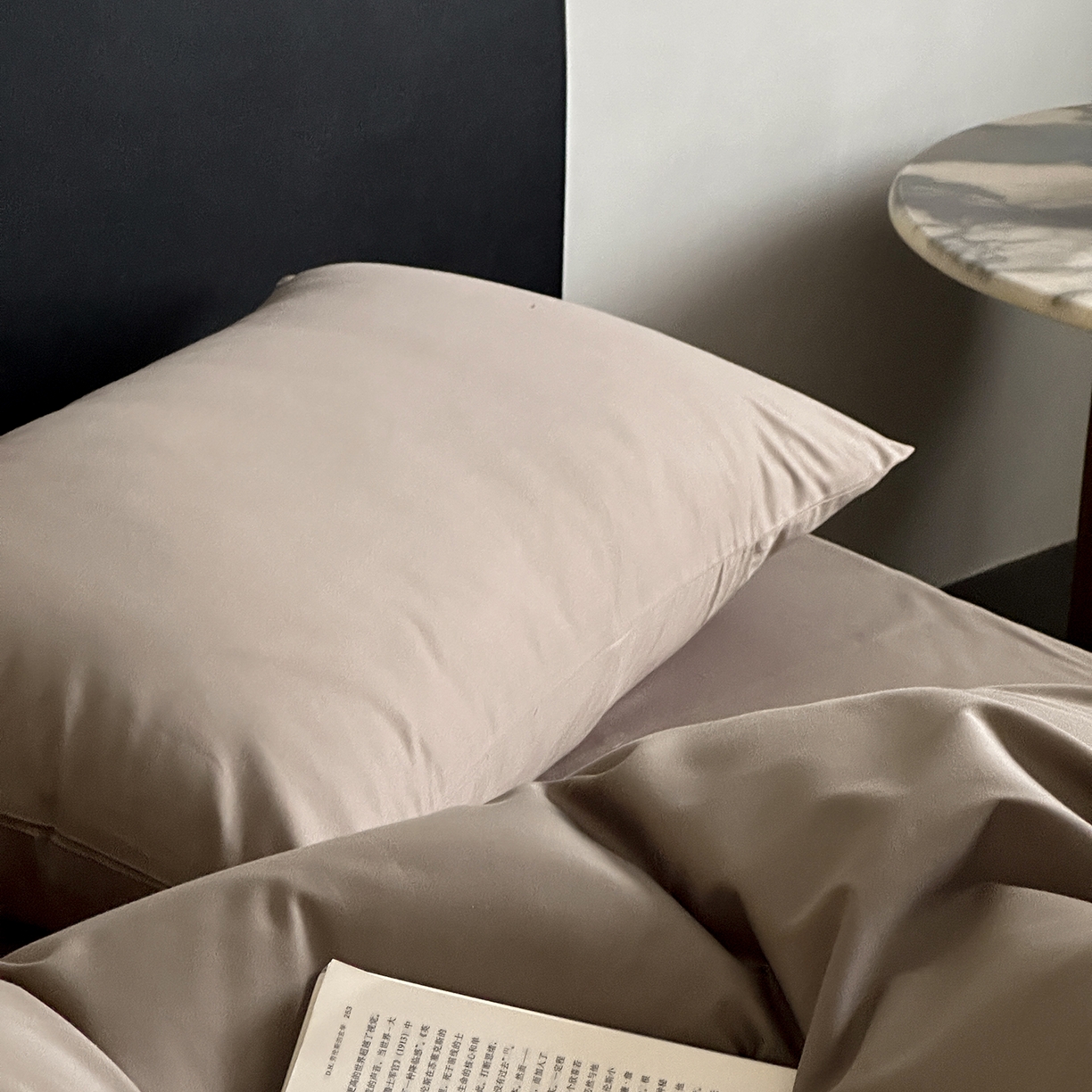 91家纺网 家纺一手货源 找家纺 （总）赫帛 2025新款60支全棉色织提花磨毛四件套-腰果花