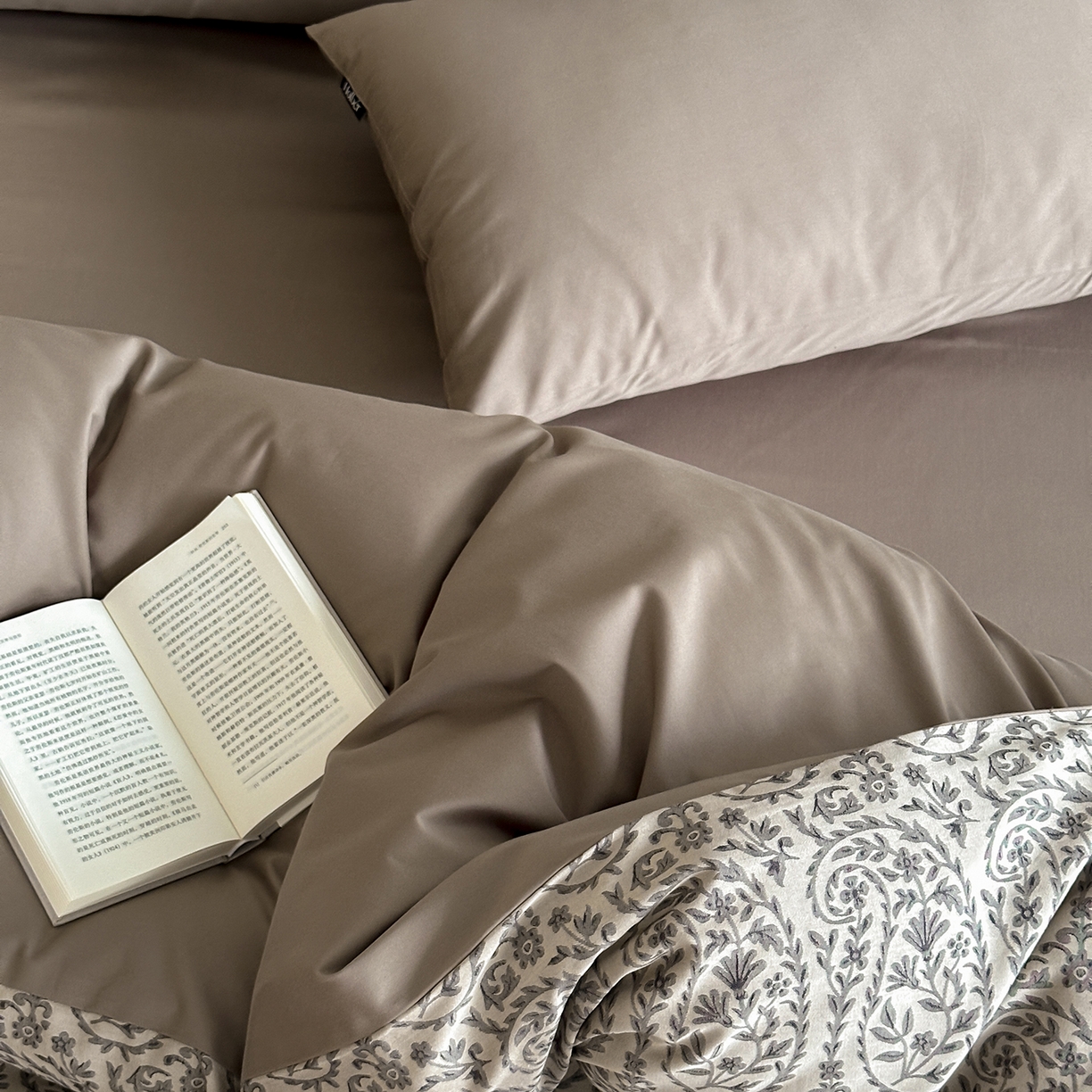 91家纺网 家纺一手货源 找家纺 （总）赫帛 2025新款60支全棉色织提花磨毛四件套-腰果花