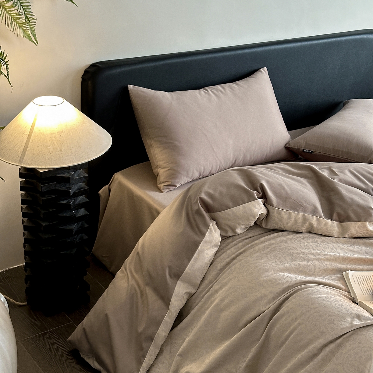 91家纺网 家纺一手货源 找家纺 赫帛 2025新款60支全棉色织提花磨毛四件套-腰果花 腰果花-绿米色