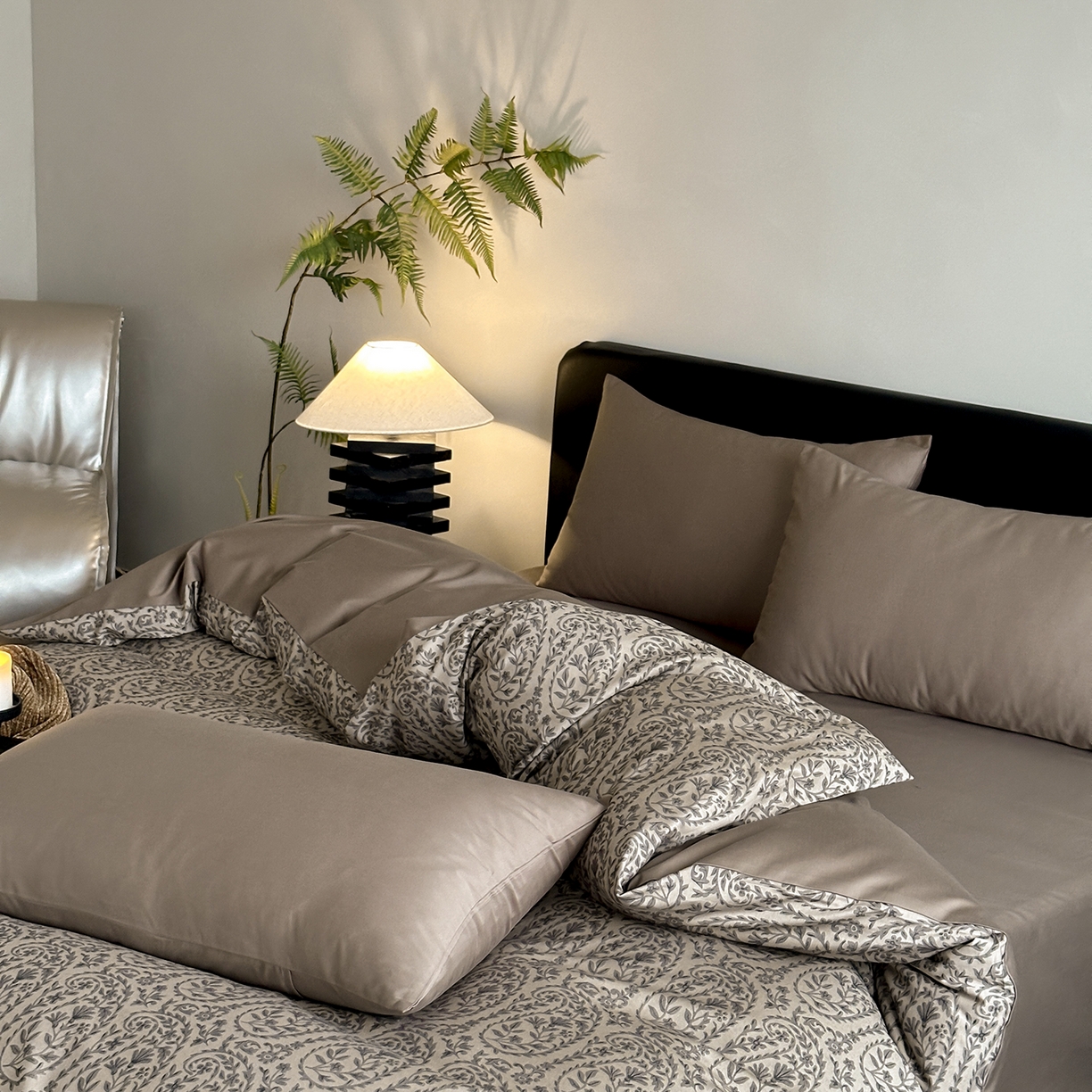 91家纺网 家纺一手货源 找家纺 赫帛 2025新款60支全棉色织提花磨毛四件套-腰果花 腰果花-灰咖色