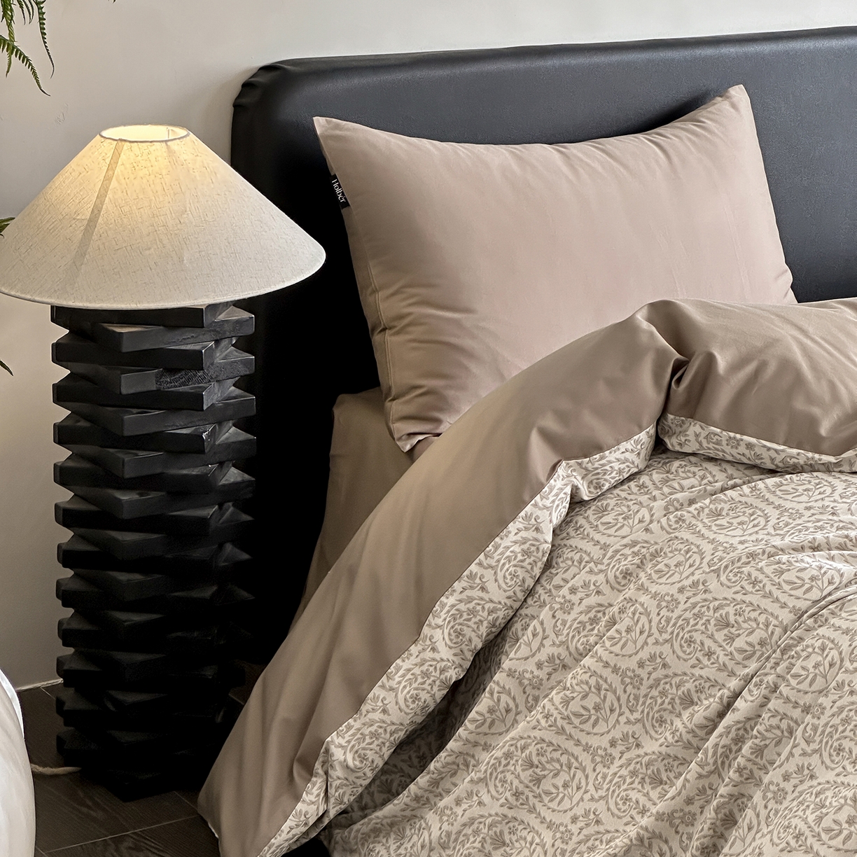 91家纺网 家纺一手货源 找家纺 赫帛 2025新款60支全棉色织提花磨毛四件套-腰果花 腰果花-奶咖色