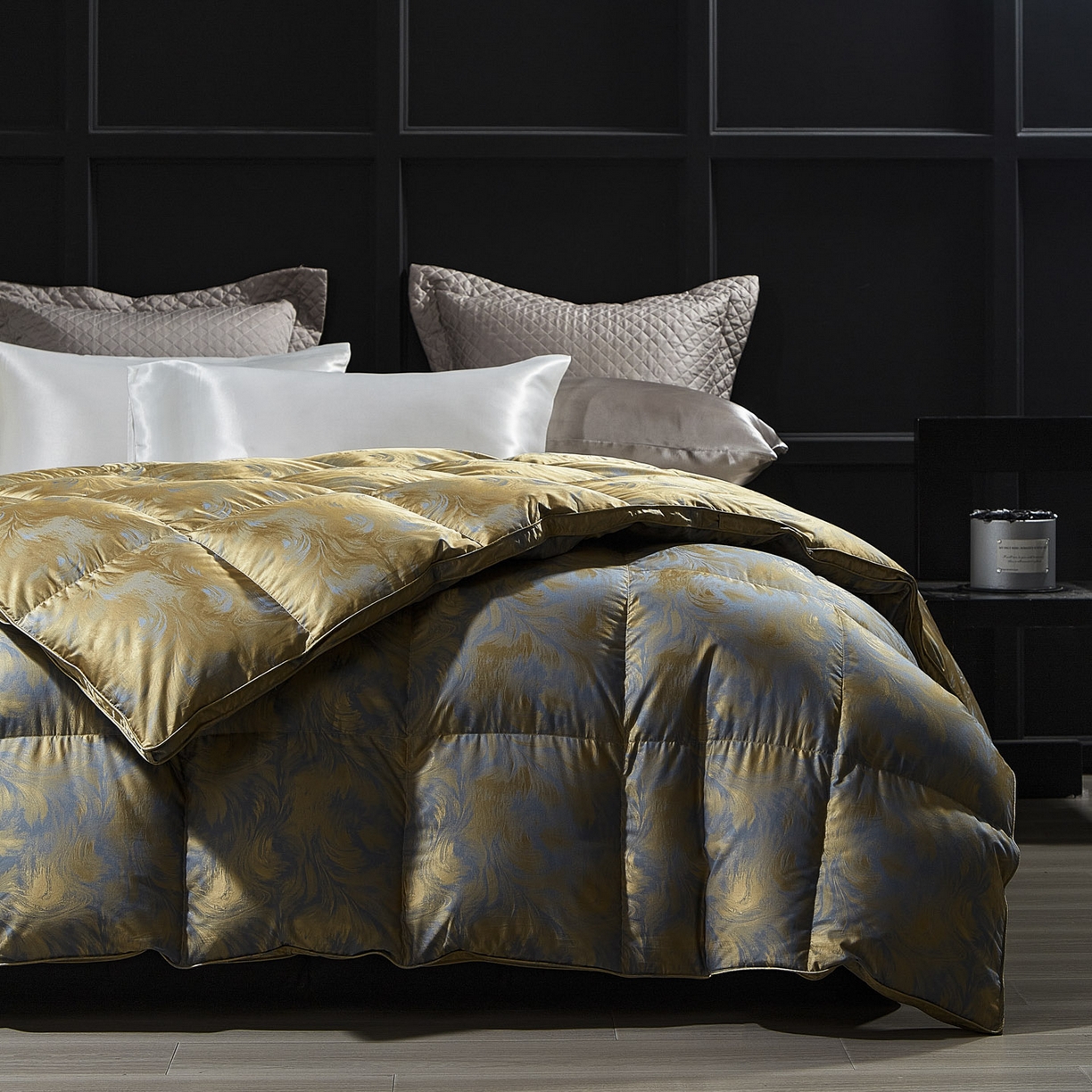 91家纺网 家纺一手货源 找家纺 暖羽屋羽绒馆 2025新款莫代尔95白鹅绒羽绒被芯   绒子含量95  冬被双人被子加厚 清羽 B面效果