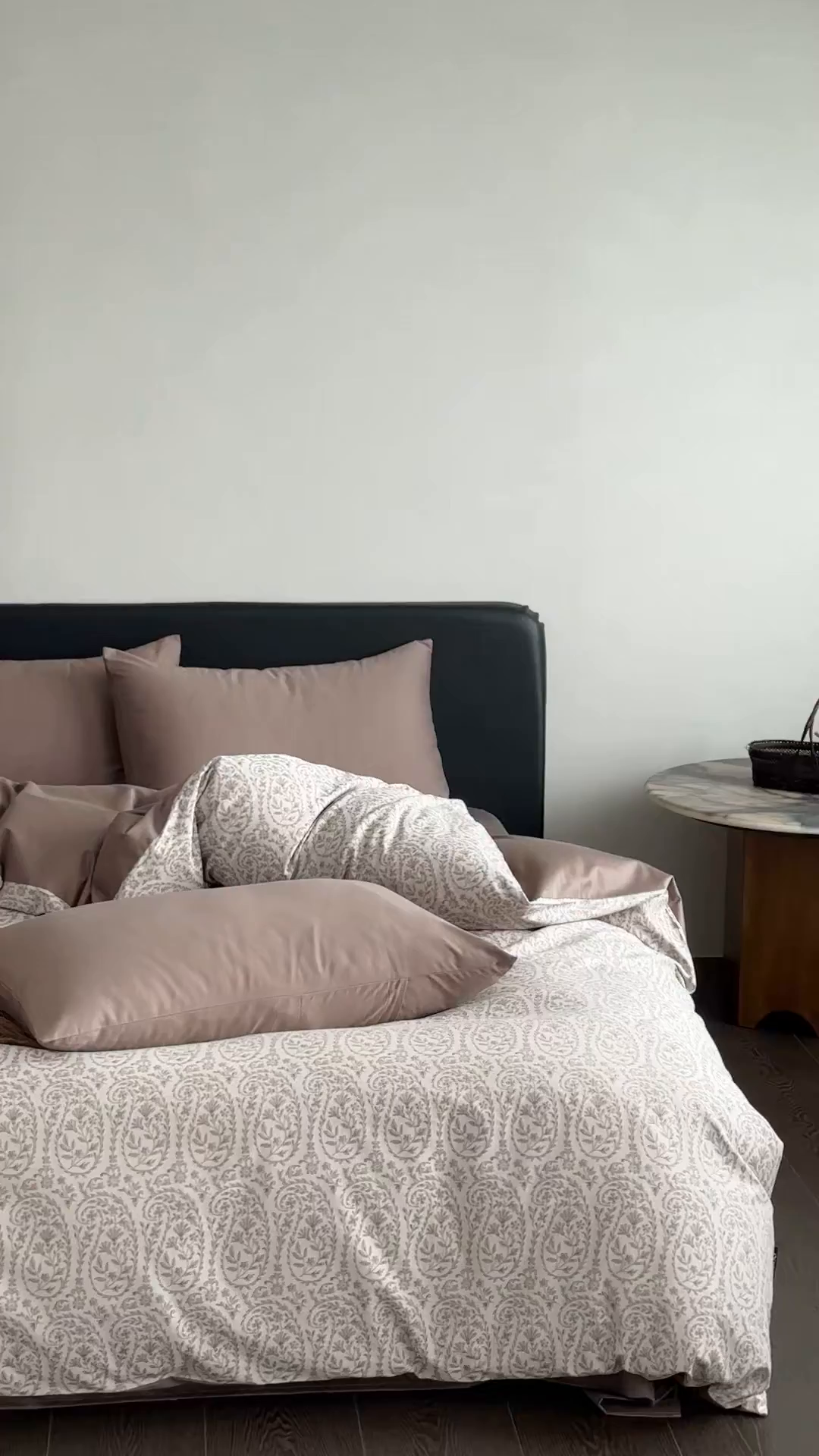 91家纺网 家纺一手货源 找家纺 赫帛 2025新款60支全棉色织提花磨毛四件套-腰果花 腰果花-奶咖色