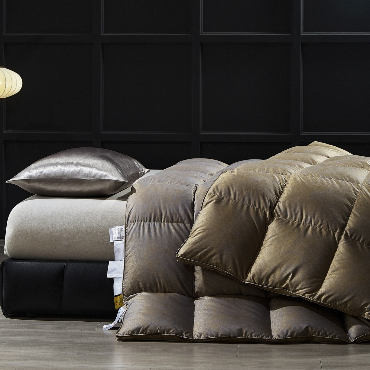 91家纺网 家纺一手货源 找家纺 暖羽屋羽绒馆 2025新款莫代尔95白鹅绒羽绒被芯   绒子含量95  冬被双人被子加厚 香之沁 B面效果