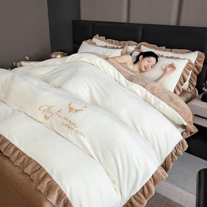 91家纺网 家纺一手货源 找家纺 （总）找底底家纺 2025新款牛奶绒纯色刺绣四件套八斤重日销50单客户优惠10元