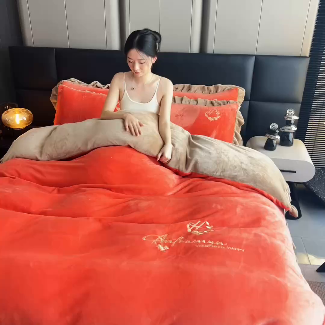 91家纺网 家纺一手货源 找家纺 找底底家纺 2025新款牛奶绒纯色刺绣四件套八斤重日销50单客户优惠10元 艾玛橙