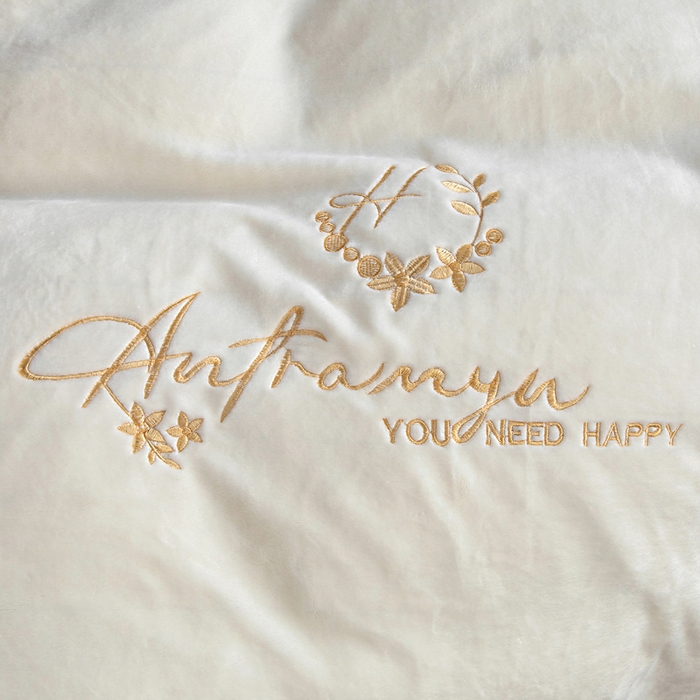 91家纺网 家纺一手货源 找家纺 找底底家纺 2025新款牛奶绒纯色刺绣四件套八斤重日销50单客户优惠10元 奶昔白