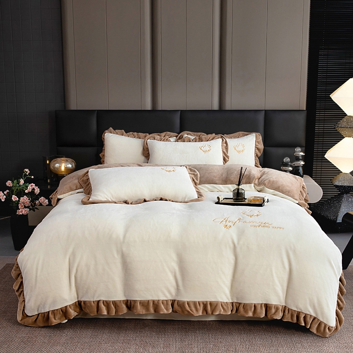 91家纺网 家纺一手货源 找家纺 找底底家纺 2025新款牛奶绒纯色刺绣四件套八斤重日销50单客户优惠10元 奶昔白