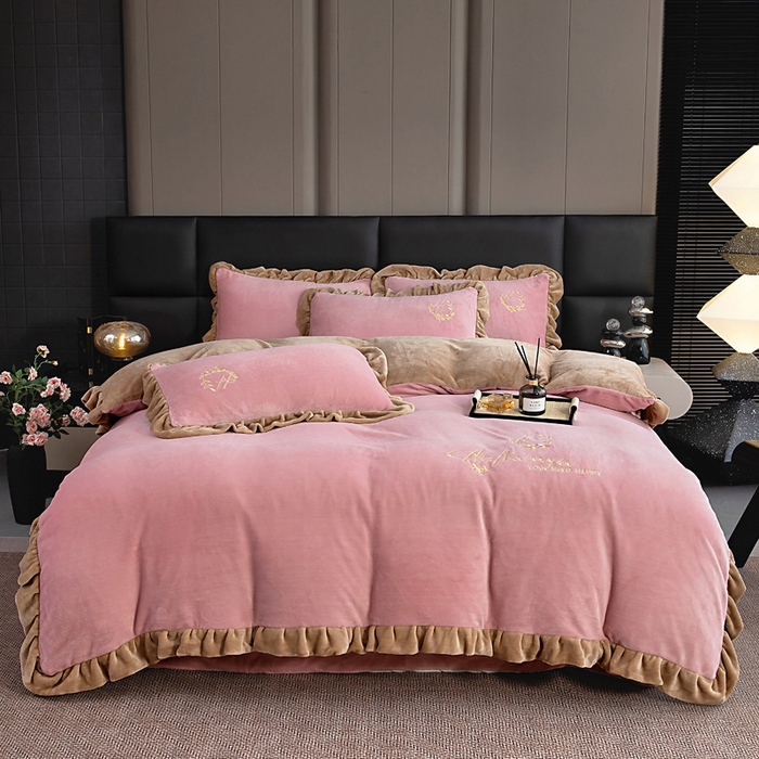 91家纺网 家纺一手货源 找家纺 找底底家纺 2025新款牛奶绒纯色刺绣四件套八斤重日销50单客户优惠10元 豆沙粉