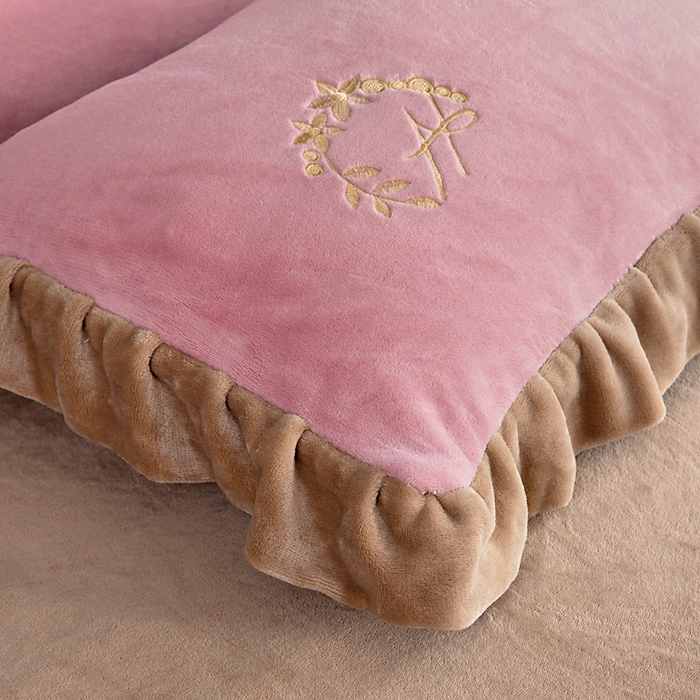 91家纺网 家纺一手货源 找家纺 找底底家纺 2025新款牛奶绒纯色刺绣四件套八斤重日销50单客户优惠10元 豆沙粉