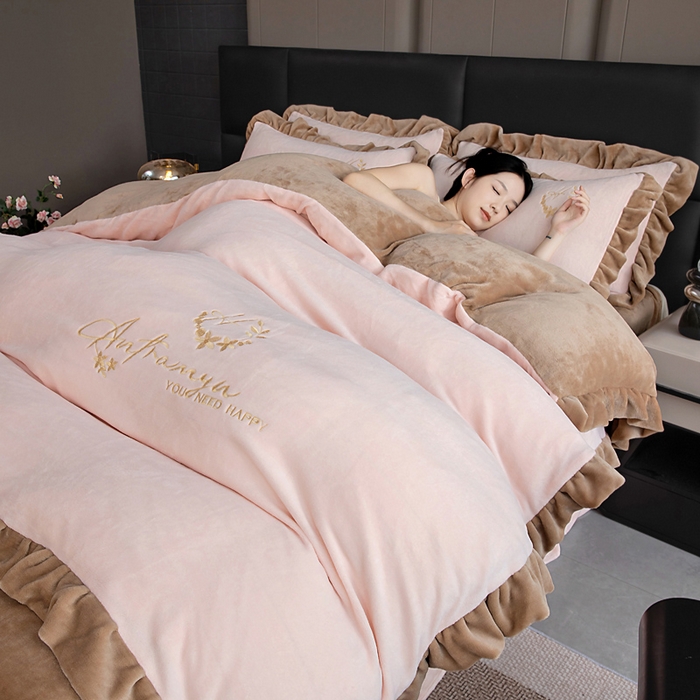 找底底家纺 2025新款牛奶绒纯色刺绣四件套八斤重日销50单客户优惠10元 樱花粉