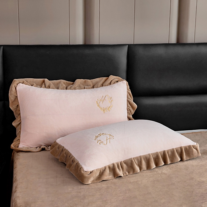 91家纺网 家纺一手货源 找家纺 找底底家纺 2025新款牛奶绒纯色刺绣四件套八斤重日销50单客户优惠10元 樱花粉