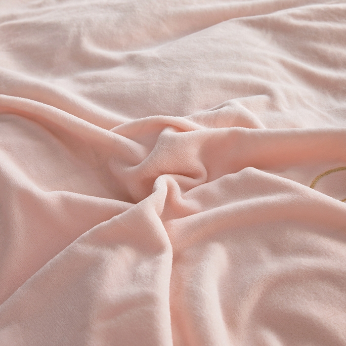 91家纺网 家纺一手货源 找家纺 找底底家纺 2025新款牛奶绒纯色刺绣四件套八斤重日销50单客户优惠10元 樱花粉