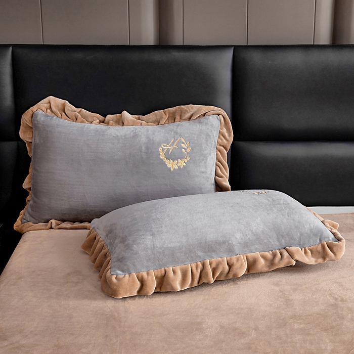 91家纺网 家纺一手货源 找家纺 找底底家纺 2025新款牛奶绒纯色刺绣四件套八斤重日销50单客户优惠10元 浅灰