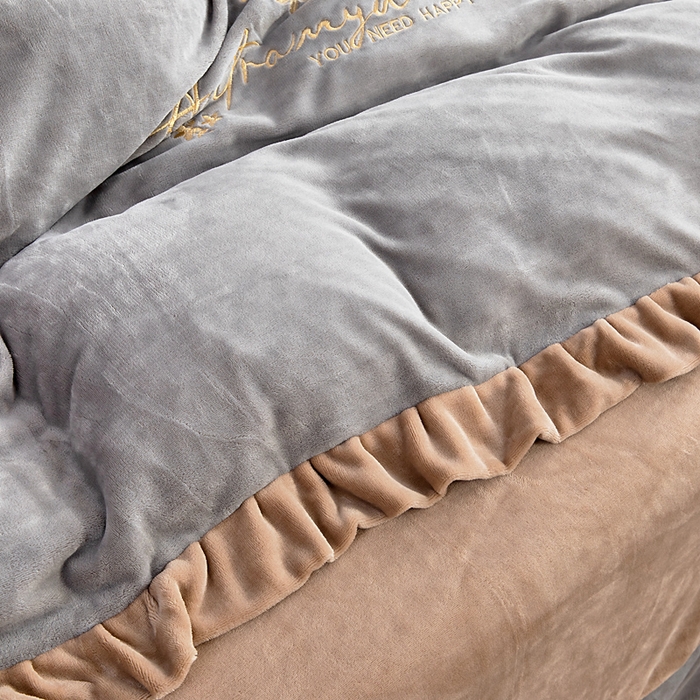 91家纺网 家纺一手货源 找家纺 找底底家纺 2025新款牛奶绒纯色刺绣四件套八斤重日销50单客户优惠10元 浅灰