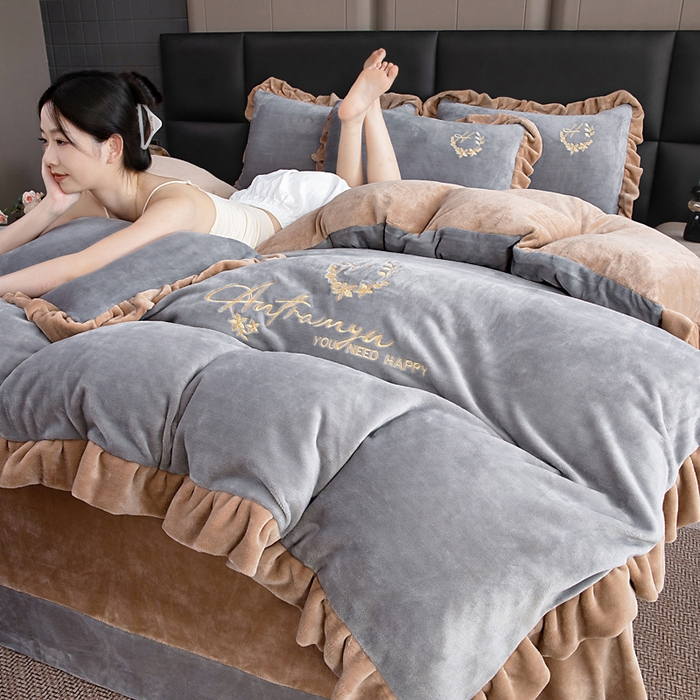 91家纺网 家纺一手货源 找家纺 找底底家纺 2025新款牛奶绒纯色刺绣四件套八斤重日销50单客户优惠10元 浅灰