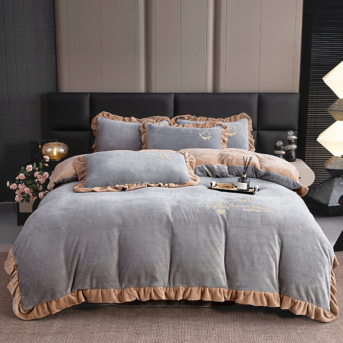 91家纺网 家纺一手货源 找家纺 找底底家纺 2025新款牛奶绒纯色刺绣四件套八斤重日销50单客户优惠10元 浅灰