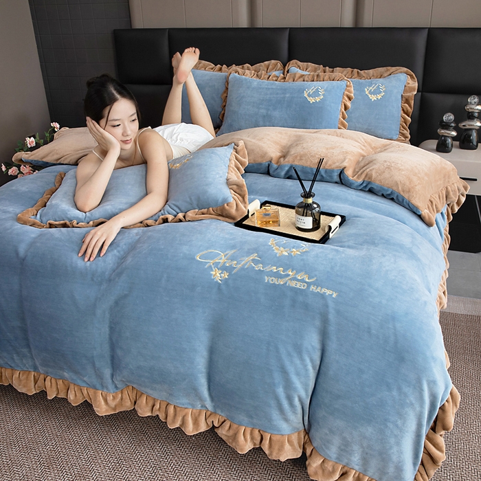 91家纺网 家纺一手货源 找家纺 找底底家纺 2025新款牛奶绒纯色刺绣四件套八斤重日销50单客户优惠10元 天蓝