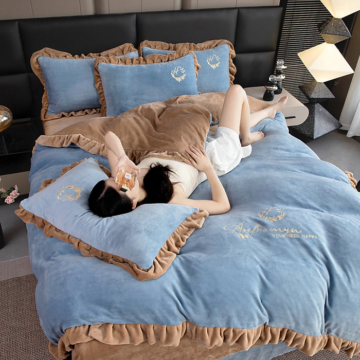 91家纺网 家纺一手货源 找家纺 找底底家纺 2025新款牛奶绒纯色刺绣四件套八斤重日销50单客户优惠10元 天蓝