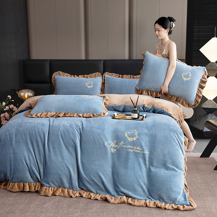 91家纺网 家纺一手货源 找家纺 找底底家纺 2025新款牛奶绒纯色刺绣四件套八斤重日销50单客户优惠10元 天蓝