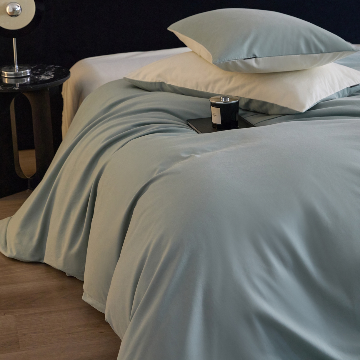 91家纺网 家纺一手货源 找家纺 朵希曼 2026新款全棉纯色长绒棉磨毛系列四件套 风青月白