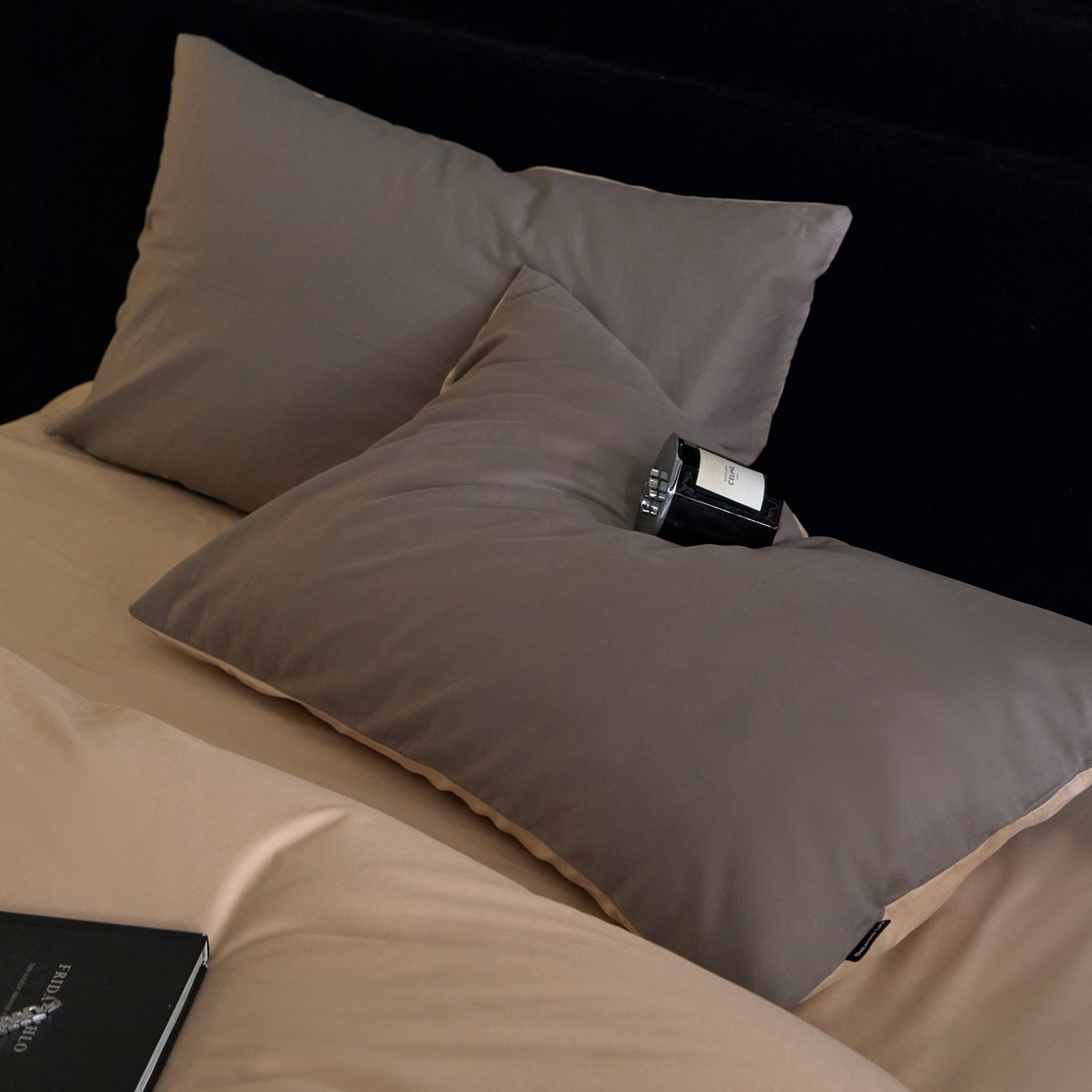 91家纺网 家纺一手货源 找家纺 朵希曼 2026新款全棉纯色长绒棉磨毛系列四件套 迷雾棕