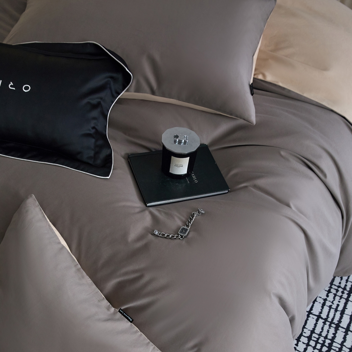 91家纺网 家纺一手货源 找家纺 朵希曼 2026新款全棉纯色长绒棉磨毛系列四件套 迷雾棕