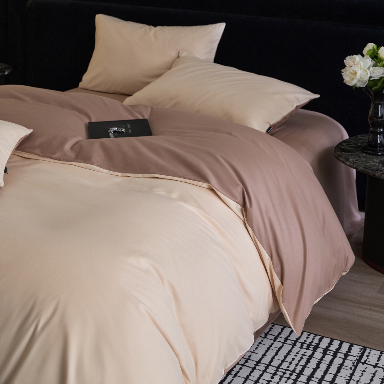 91家纺网 家纺一手货源 找家纺 朵希曼 2026新款全棉纯色长绒棉磨毛系列四件套 云纱可可