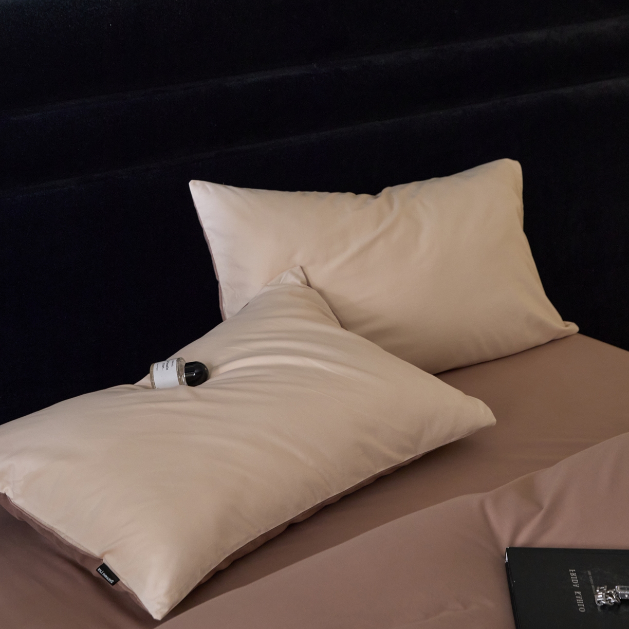 91家纺网 家纺一手货源 找家纺 朵希曼 2026新款全棉纯色长绒棉磨毛系列四件套 云纱可可