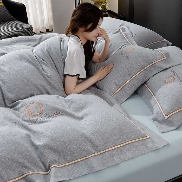 91家纺网 家纺一手货源 找家纺 （总）瑞驰家纺 2025新款长绒棉纯棉色织提花绣花磨毛四件套-克里斯汀