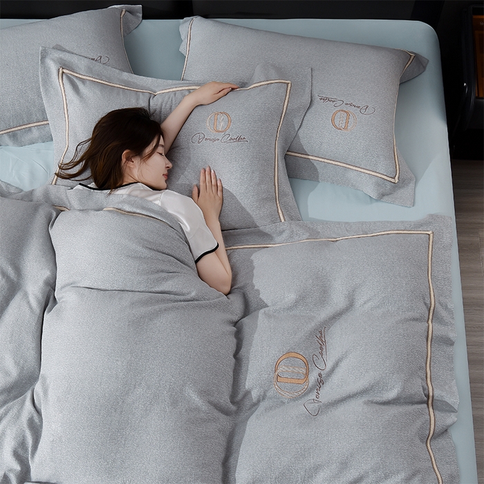 91家纺网 家纺一手货源 找家纺 瑞驰家纺 2025新款长绒棉纯棉色织提花绣花磨毛四件套-克里斯汀 克里斯汀-宁静蓝