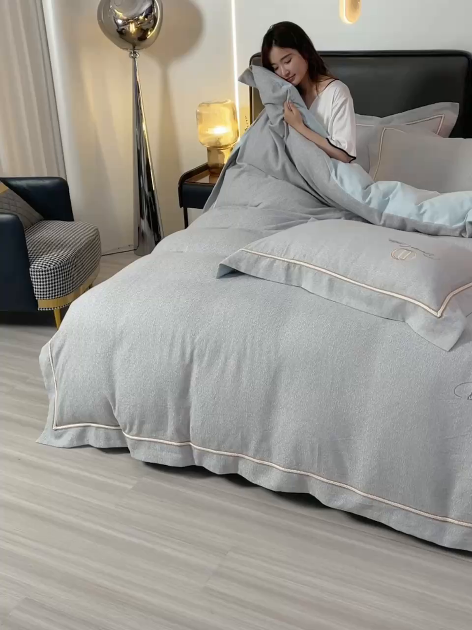 91家纺网 家纺一手货源 找家纺 瑞驰家纺 2025新款长绒棉纯棉色织提花绣花磨毛四件套-克里斯汀 克里斯汀-宁静蓝