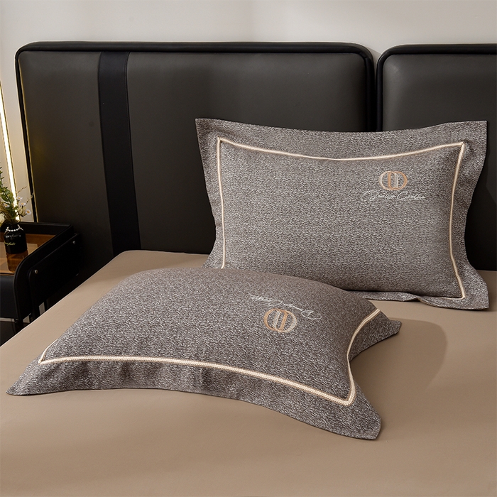 91家纺网 家纺一手货源 找家纺 瑞驰家纺 2025新款长绒棉纯棉色织提花绣花磨毛四件套-克里斯汀 克里斯汀-太空灰