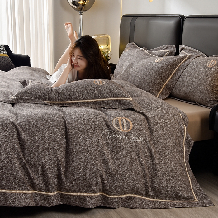 91家纺网 家纺一手货源 找家纺 瑞驰家纺 2025新款长绒棉纯棉色织提花绣花磨毛四件套-克里斯汀 克里斯汀-太空灰