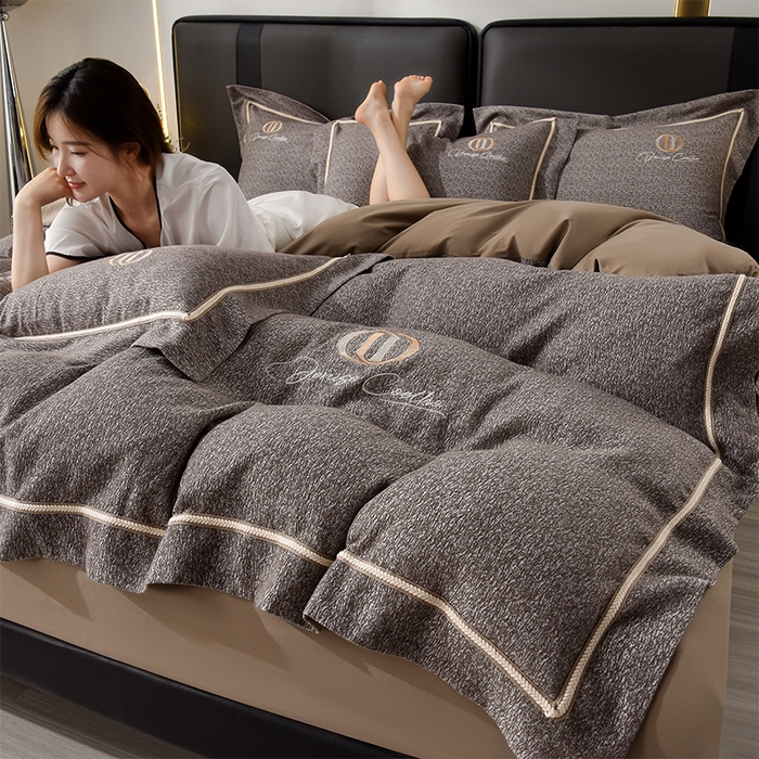 91家纺网 家纺一手货源 找家纺 瑞驰家纺 2025新款长绒棉纯棉色织提花绣花磨毛四件套-克里斯汀 克里斯汀-太空灰