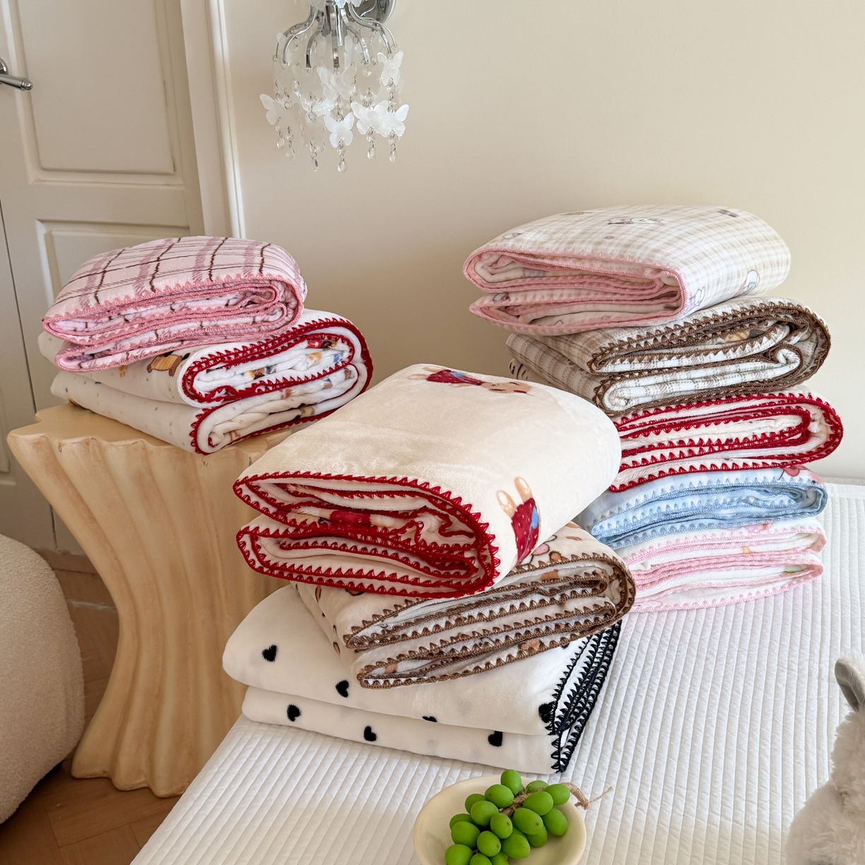 91家纺网 家纺一手货源 找家纺 （总）澳萝拉 2025新款230g高克重全工艺牛奶绒三角针毛毯四季毯休闲毯毯子（稳定供货 不缺货）