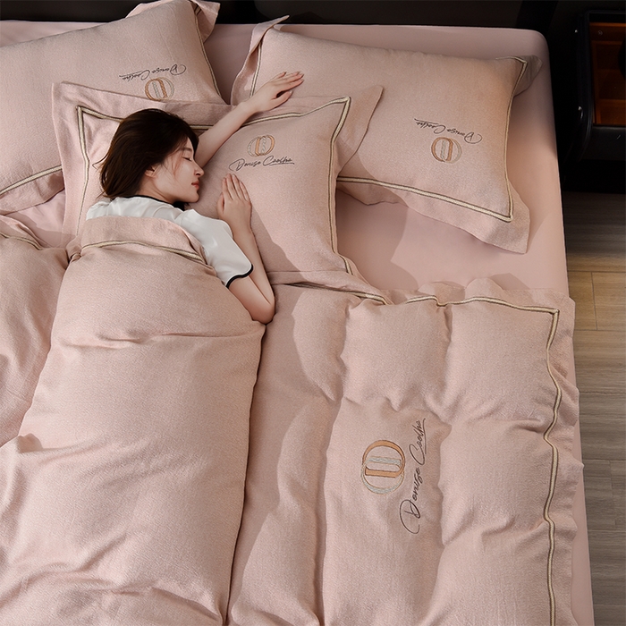 91家纺网 家纺一手货源 找家纺 瑞驰家纺 2025新款长绒棉纯棉色织提花绣花磨毛四件套-克里斯汀 克里斯汀-桃粉