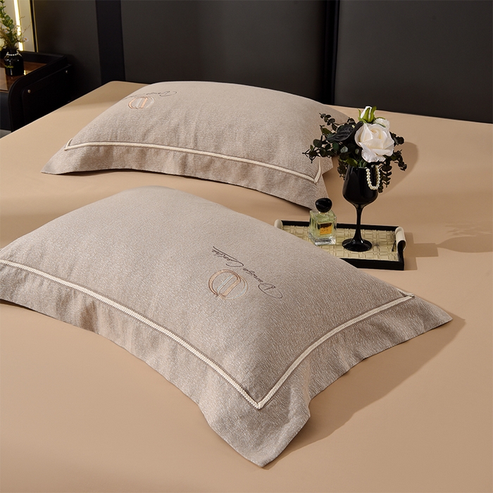 91家纺网 家纺一手货源 找家纺 瑞驰家纺 2025新款长绒棉纯棉色织提花绣花磨毛四件套-克里斯汀 克里斯汀-香槟金